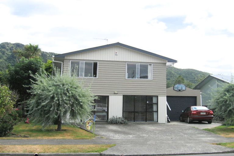 Photo of property in 19 Kentucky Street, Totara Park, Upper Hutt, 5018