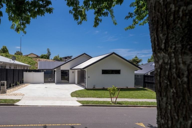 Photo of property in 6 Peter Burke Way, Pyes Pa, Tauranga, 3112