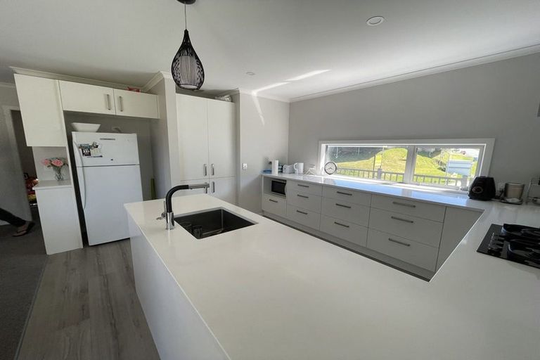 Photo of property in 60 Hokioi Drive, Kenepuru, Porirua, 5022