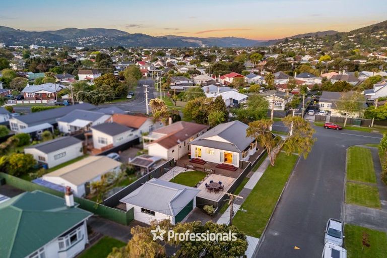 Photo of property in 32 Birdwood Road, Waterloo, Lower Hutt, 5011