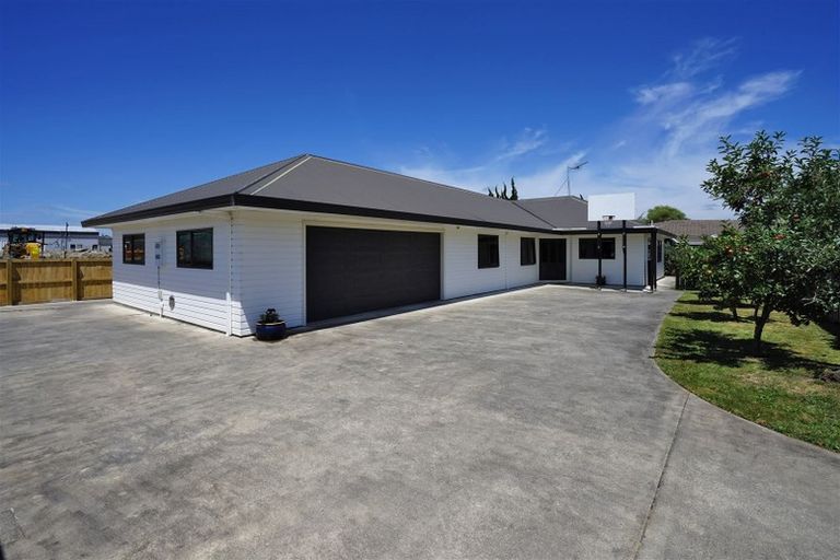 Photo of property in 25 Hastings Place, Hamilton Lake, Hamilton, 3204