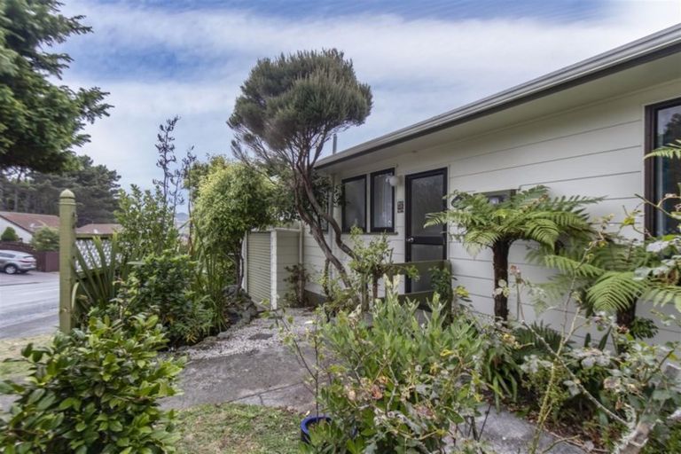 Photo of property in 151 Mark Avenue, Grenada Village, Wellington, 6037