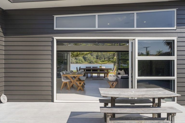 Photo of property in 103 Patuwai Drive, Whangamata, 3620