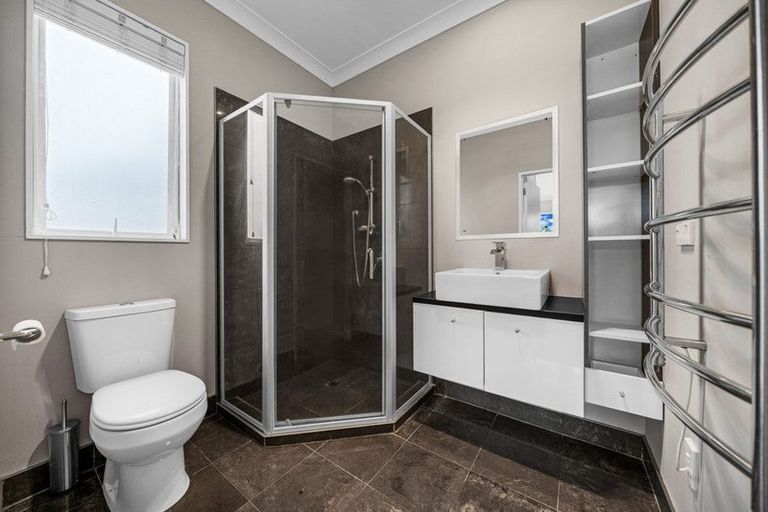 Photo of property in 28 Franshell Crescent, East Tamaki, Auckland, 2013