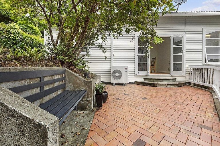 Photo of property in 94 Parkvale Road, Karori, Wellington, 6012