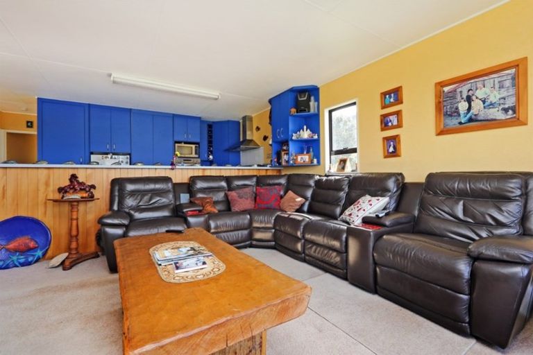 Photo of property in 1 Mchardy Place, Glenfield, Auckland, 0627