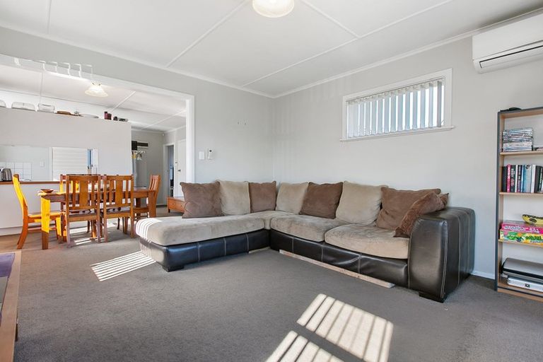 Photo of property in 14 Sandbrook Avenue, Otara, Auckland, 2023