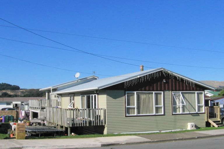 Photo of property in 32 Ngatitoa Street, Takapuwahia, Porirua, 5022