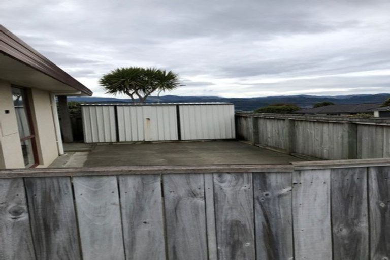 Photo of property in 37 Mcewen Crescent, Riverstone Terraces, Upper Hutt, 5018