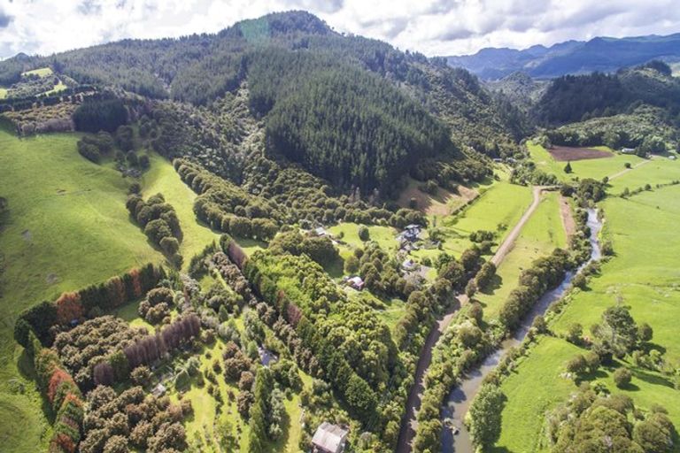 Photo of property in 195 Kapowai Road, Whenuakite, Whitianga, 3591