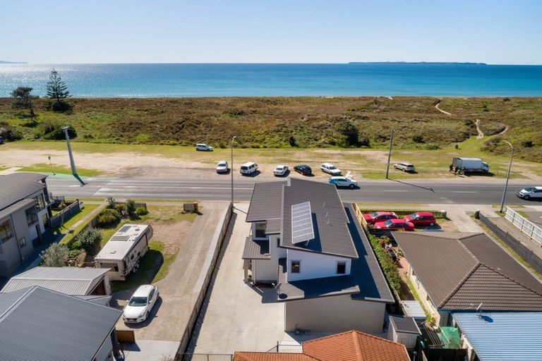 Photo of property in 912a Papamoa Beach Road, Papamoa Beach, Papamoa, 3118