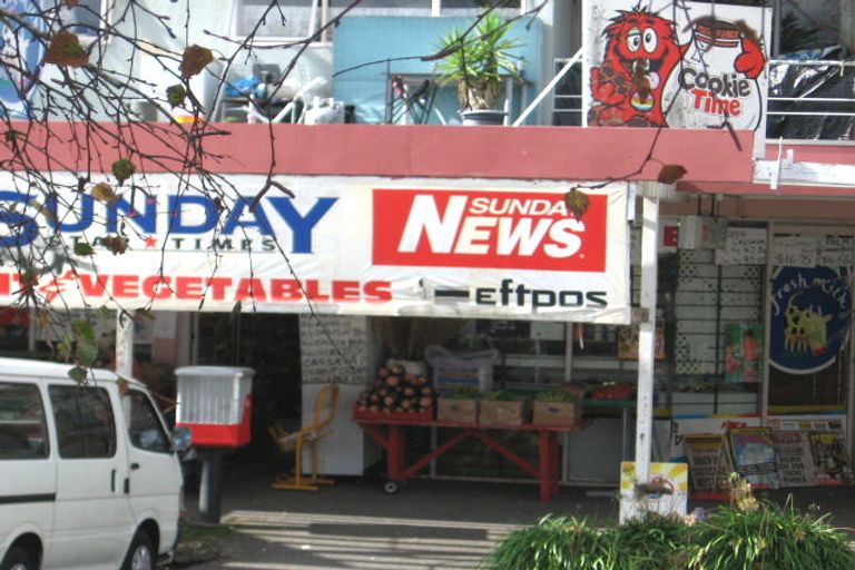 Photo of property in 15/80 Bruce Mclaren Road, Henderson, Auckland, 0612