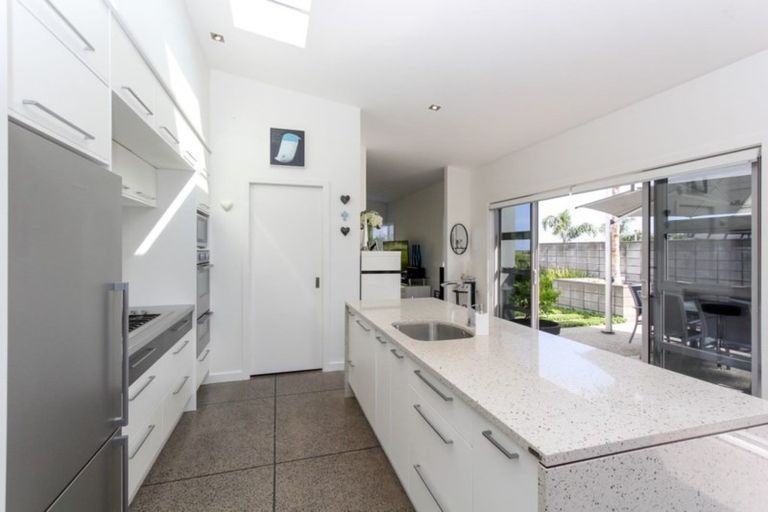 Photo of property in 3 Dolphin Parade, Bell Block, New Plymouth, 4312