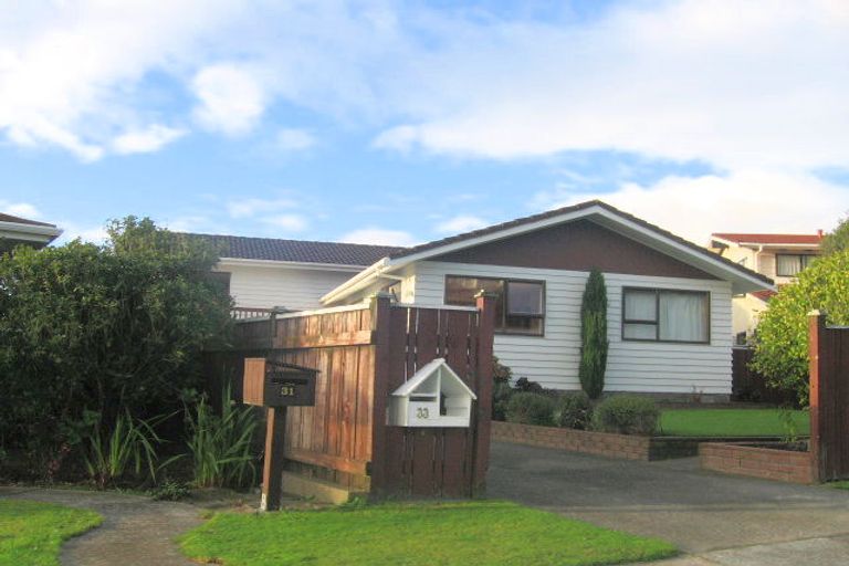 Photo of property in 33 Saint Aidans Way, Tawa, Wellington, 5028