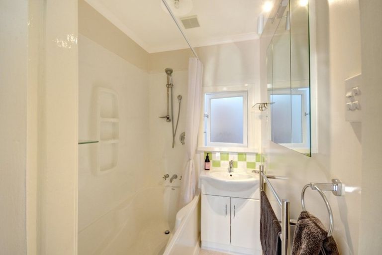 Photo of property in 4 Glen Road, Mornington, Dunedin, 9011