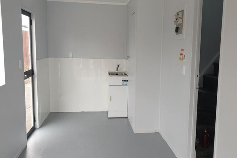 Photo of property in 2/6 Woodside Road, Manurewa, Auckland, 2102