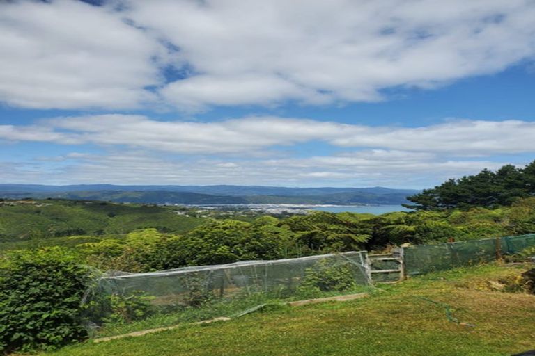 Photo of property in 350 Horokiwi Road, Horokiwi, Wellington, 5016