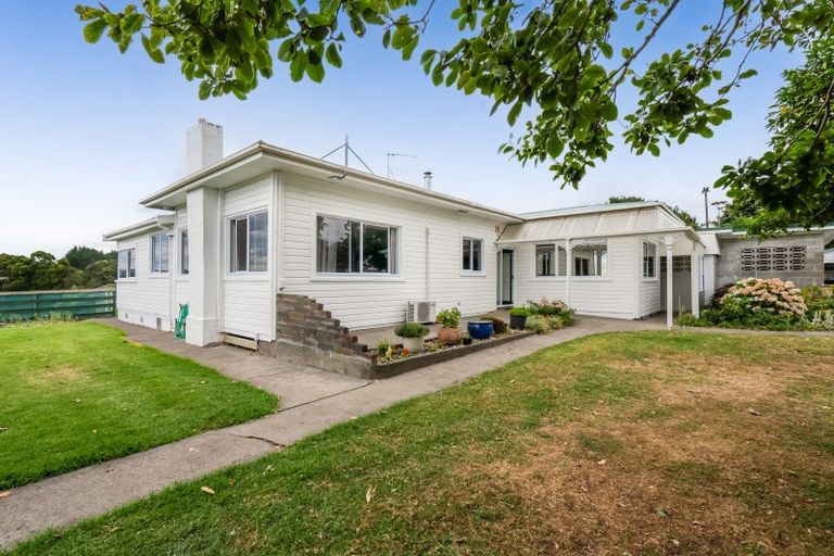 Photo of property in 14 Ngapapa Street, Urenui, 4375