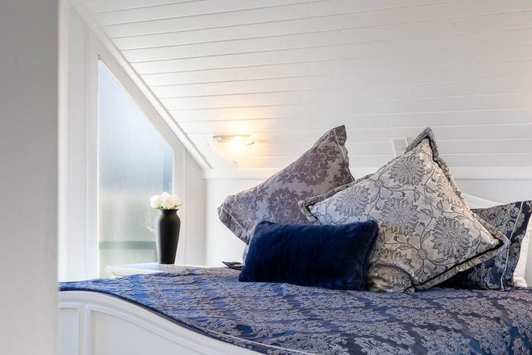 Photo of property in 29 The Track, Plimmerton, Porirua, 5026