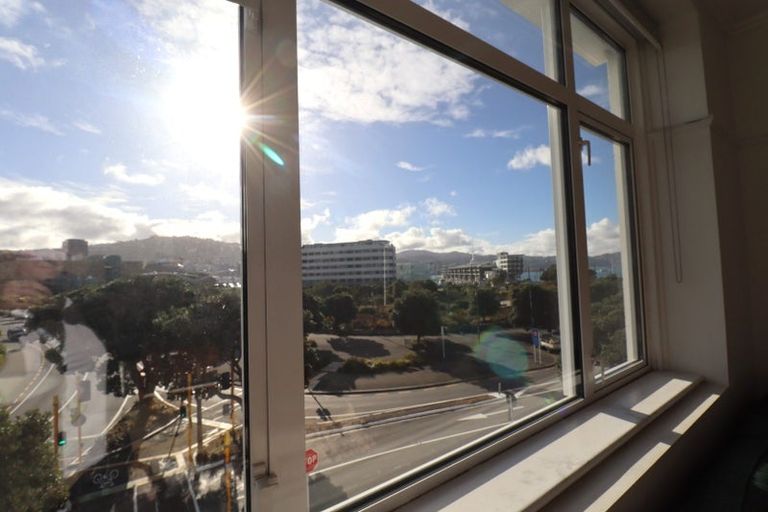 Photo of property in Fountain Court, 1/48 Oriental Parade, Oriental Bay, Wellington, 6011