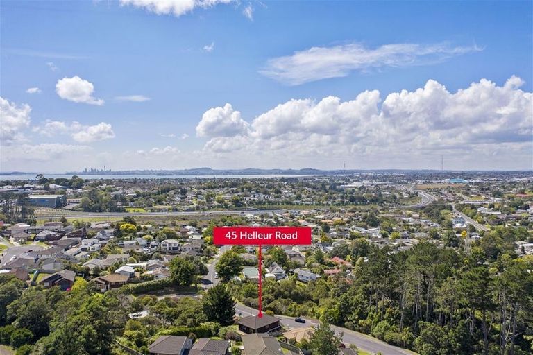 Photo of property in 45 Helleur Road, Massey, Auckland, 0614