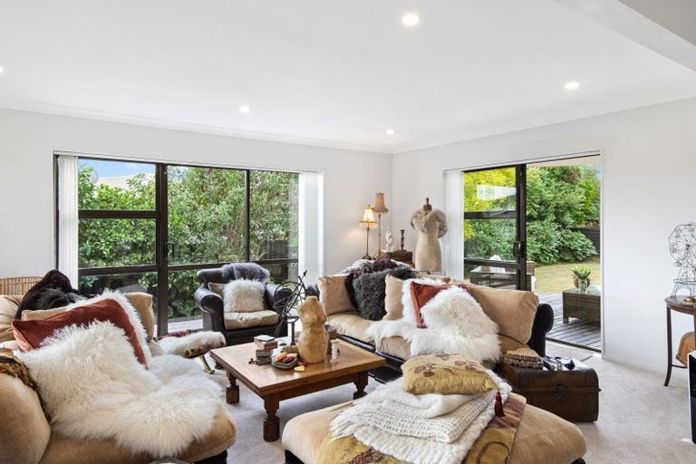 Photo of property in 36 Edgewater Parade, Waiuku, 2123