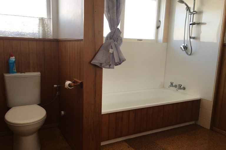 Photo of property in 122 Kings Crescent, Hutt Central, Lower Hutt, 5010