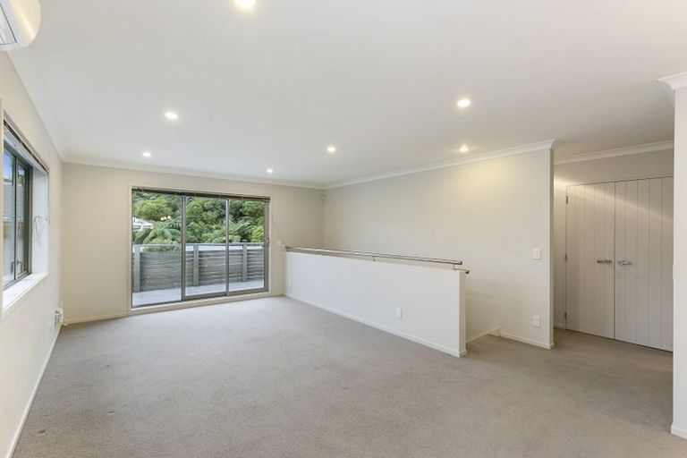 Photo of property in 12 Ted Gilberd Place, Newlands, Wellington, 6037