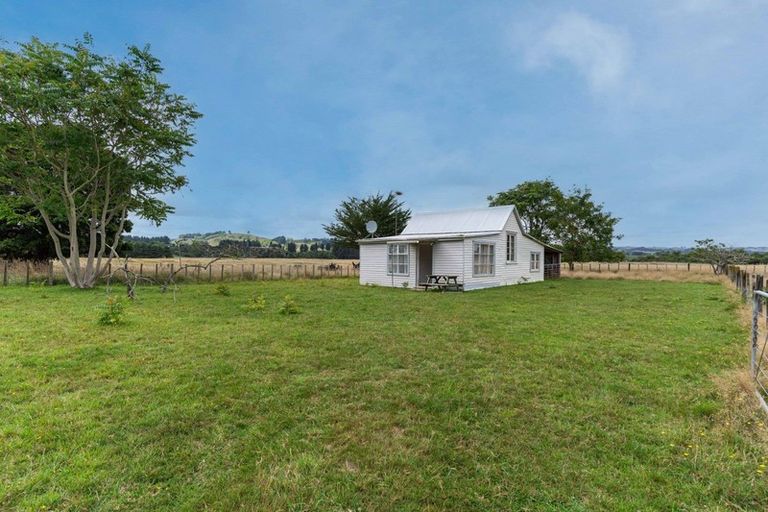 Photo of property in 30 Sandon Block Road, Ohingaiti, Hunterville, 4783