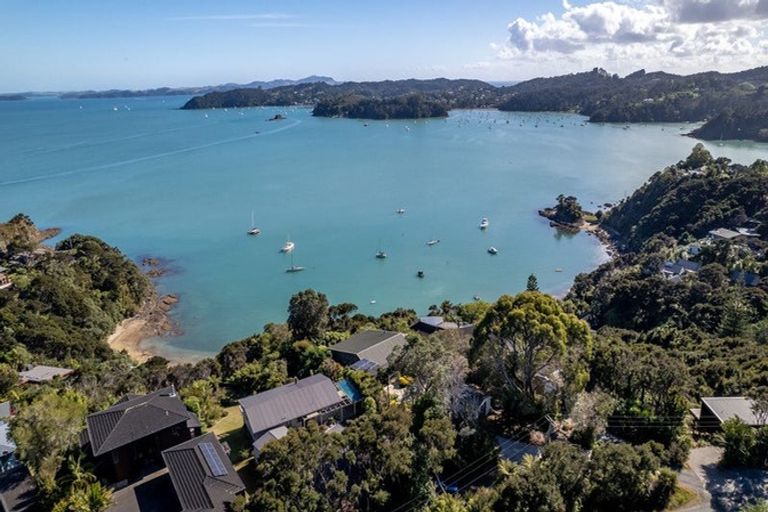 Photo of property in 202 Te Wahapu Road, Russell, 0272