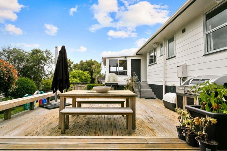 Photo of property in 13 Hewlett Road, Massey, Auckland, 0614