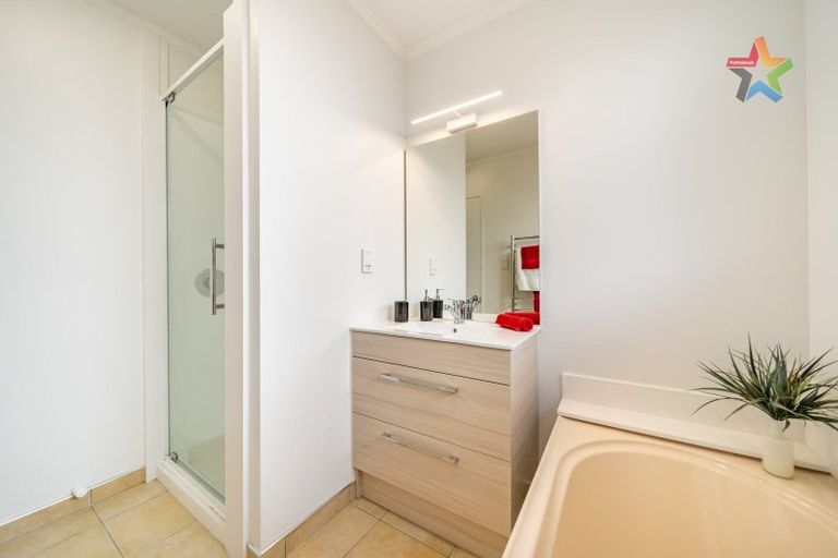 Photo of property in 39a Birdwood Road, Waterloo, Lower Hutt, 5011