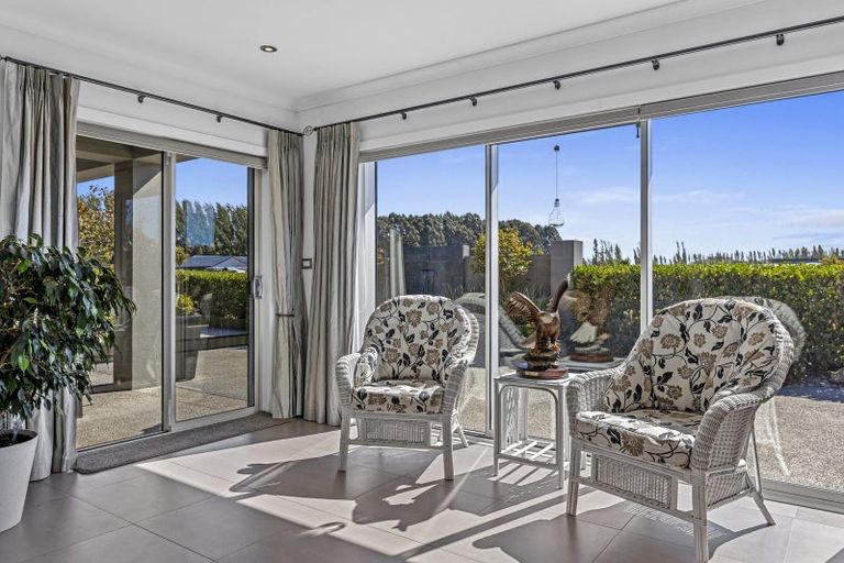 Photo of property in 20 Mapleham Drive, Pegasus, 7612