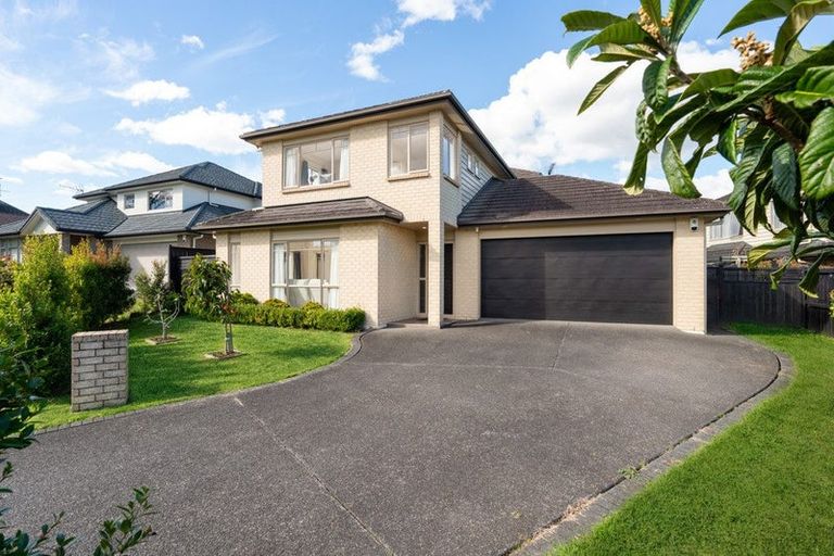 Photo of property in 11 Kouras Place, Flat Bush, Auckland, 2016