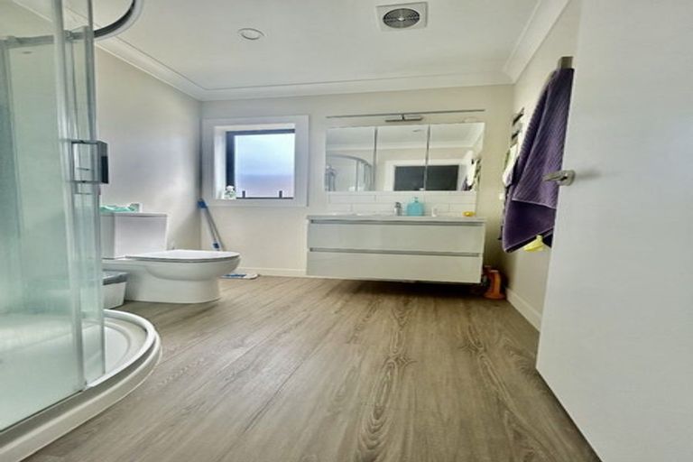 Photo of property in 40b Kervil Avenue, Te Atatu Peninsula, Auckland, 0610