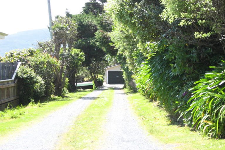 Photo of property in 14 Waru Street, Khandallah, Wellington, 6035