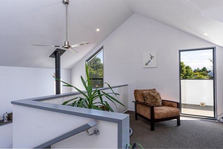 Photo of property in 7a Kempton Street, Greytown, 5712