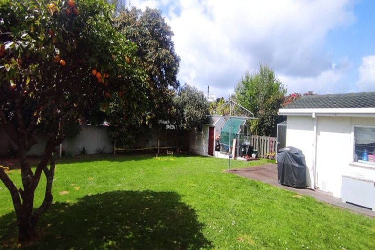 Photo of property in 13 Mccall Place, Opaheke, Papakura, 2113