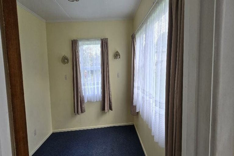 Photo of property in 67 View Road, Henderson, Auckland, 0612