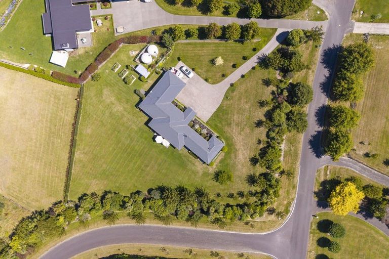 Photo of property in 35 Blue Ridge Drive, Acacia Bay, Taupo, 3385