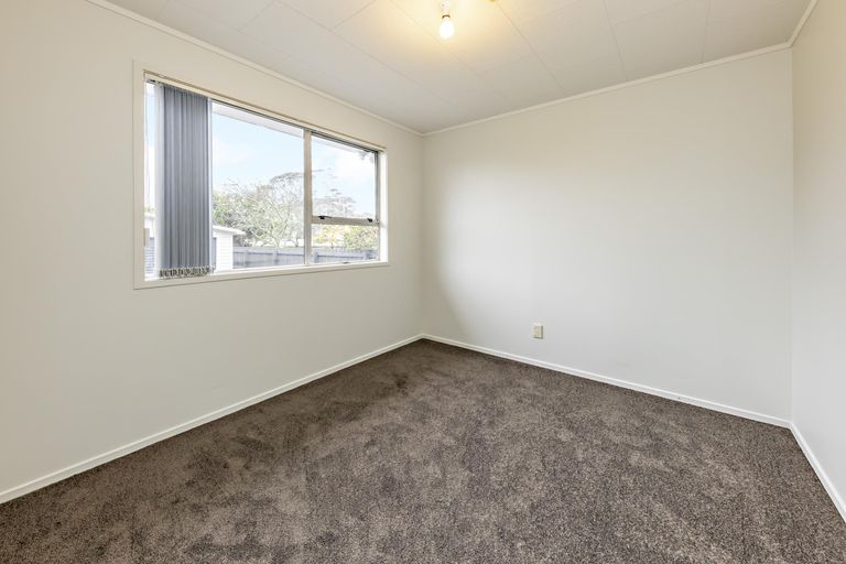Photo of property in 438 Roscommon Road, Clendon Park, Auckland, 2103