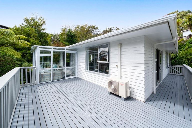 Photo of property in 4 Rokewa Way, Paparangi, Wellington, 6037