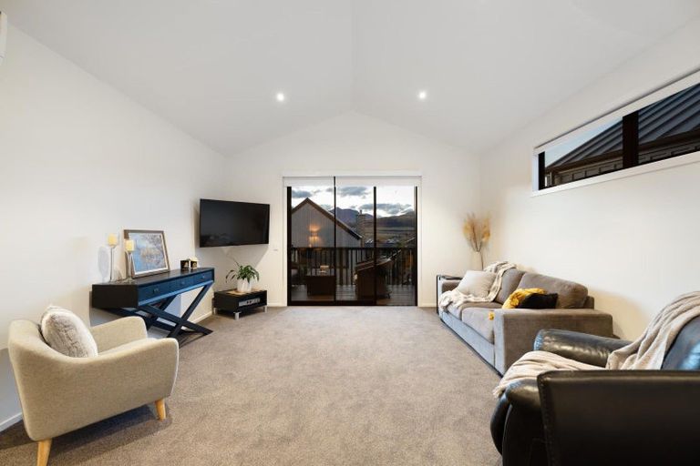 Photo of property in 5a Glenelg Lane, Jacks Point, 9371