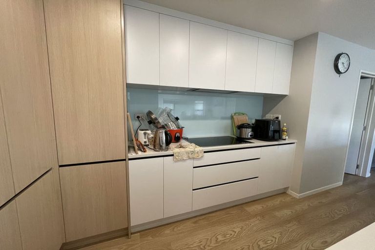 Photo of property in 18a Hazel Glen, Bayview, Auckland, 0629