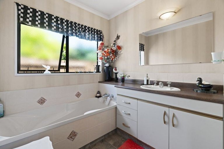 Photo of property in 3 Kentia Avenue, Mount Maunganui, 3116