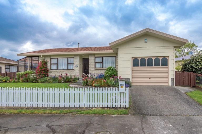 Photo of property in 55b Chatsworth Place, Highbury, Palmerston North, 4412