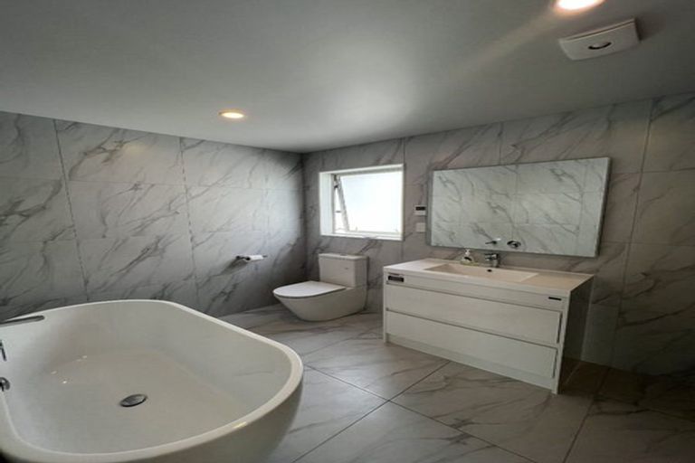 Photo of property in 47 Pohewa Road, Silverdale, 0932