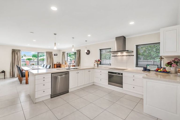 Photo of property in 6 Woodbank Street, Somerfield, Christchurch, 8024