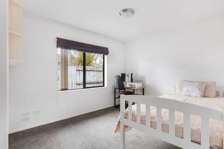 Photo of property in 34 Mcleod Place, Papamoa Beach, Papamoa, 3118