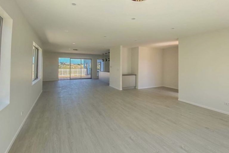 Photo of property in 155 Godfrey Drive, Orewa, 0931